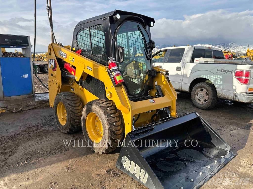 CAT 226D3 C3H2  스키드로더