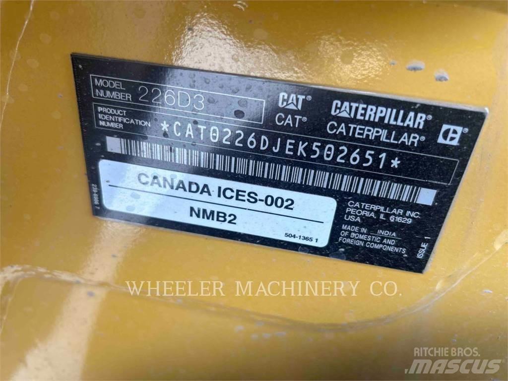 CAT 226D3 C3H2  스키드로더
