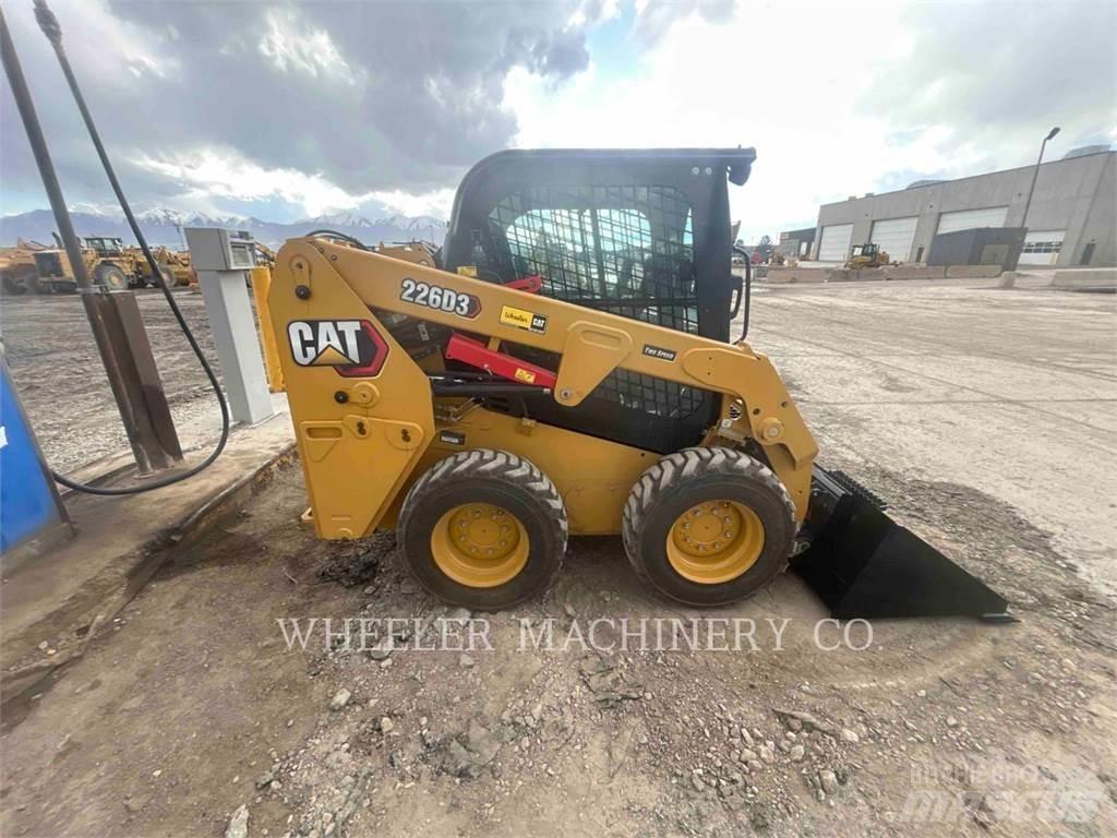 CAT 226D3 C3H2  스키드로더