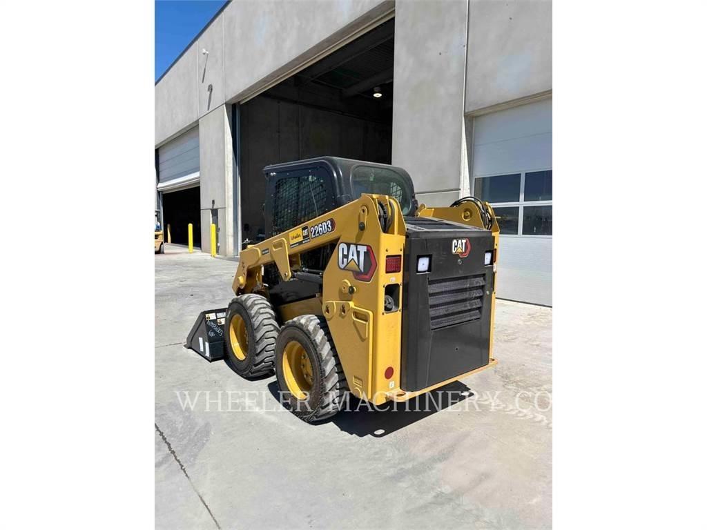 CAT 226D3 C3H2  스키드로더