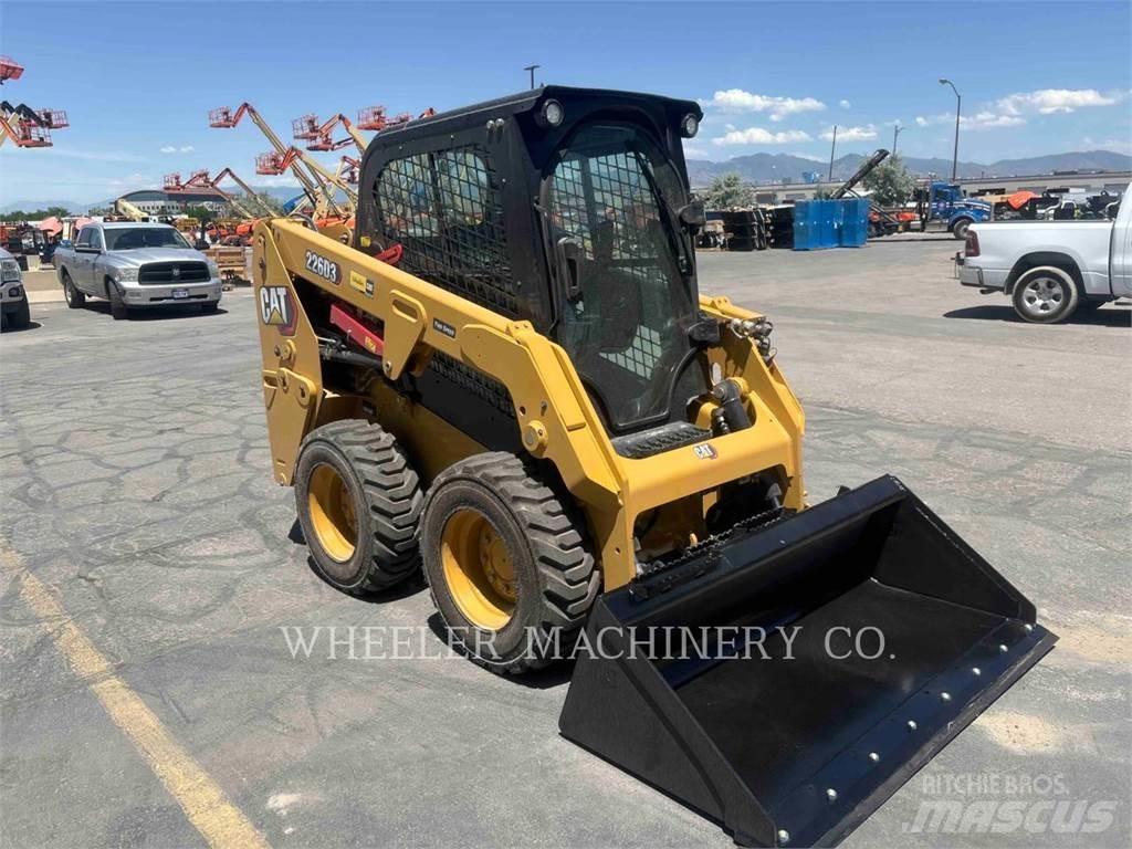 CAT 226D3 C3H2  스키드로더