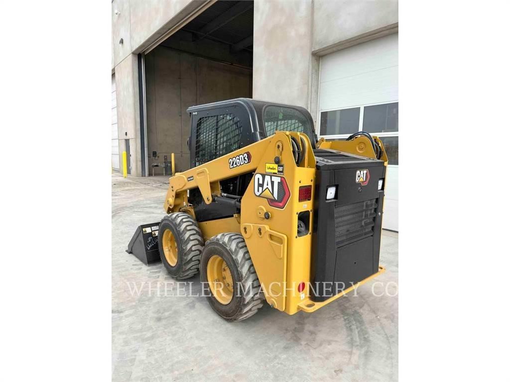 CAT 226D3 C3H2  스키드로더