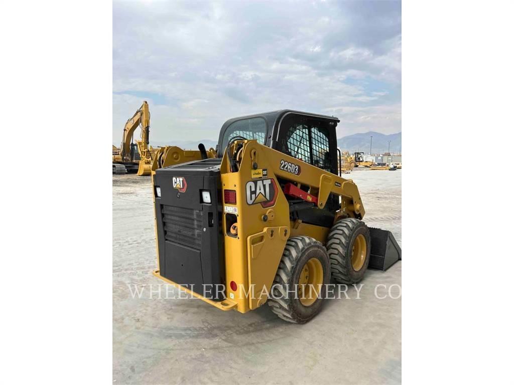 CAT 226D3 C3H2  스키드로더