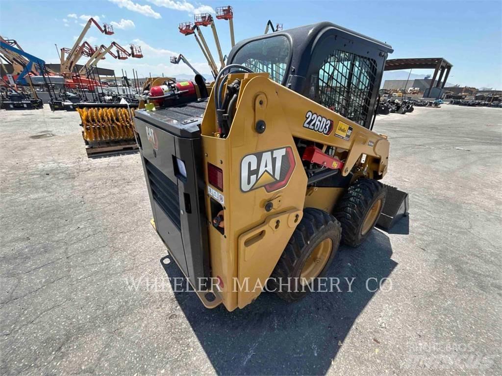 CAT 226D3 C3H2  스키드로더