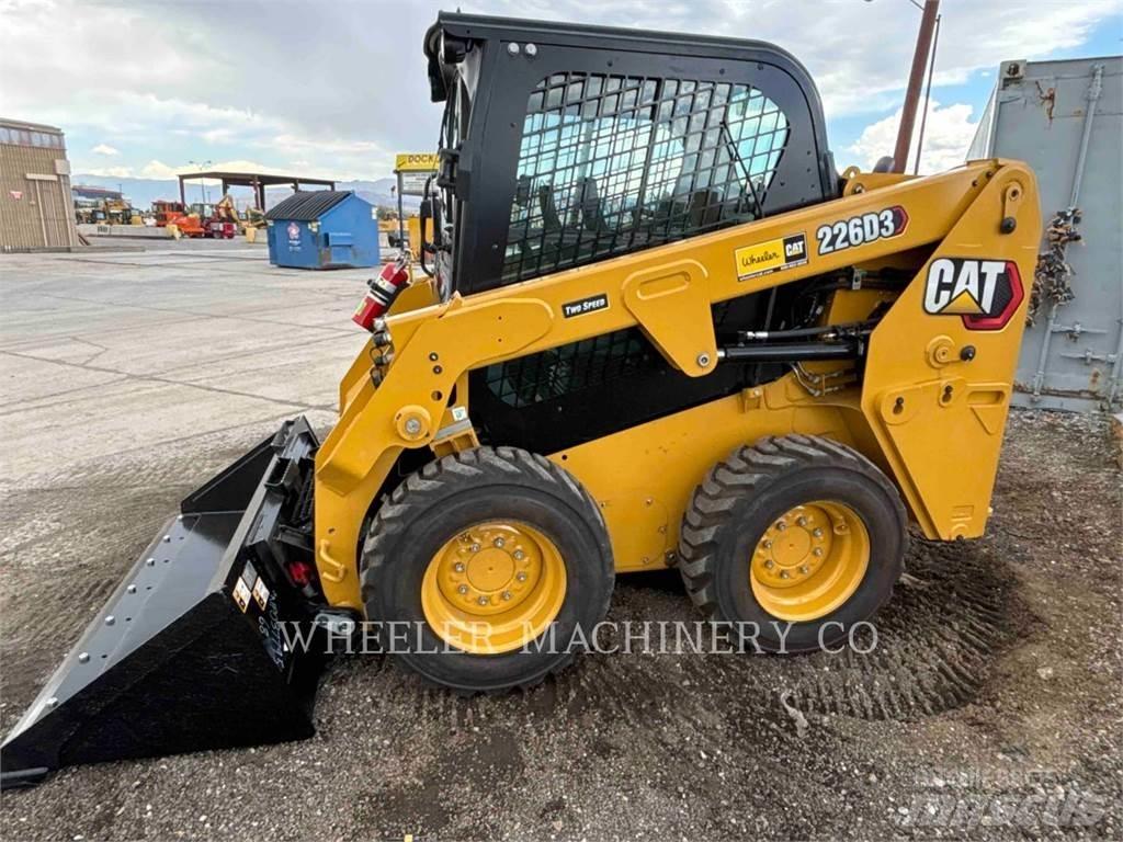 CAT 226D3 C3H2  스키드로더