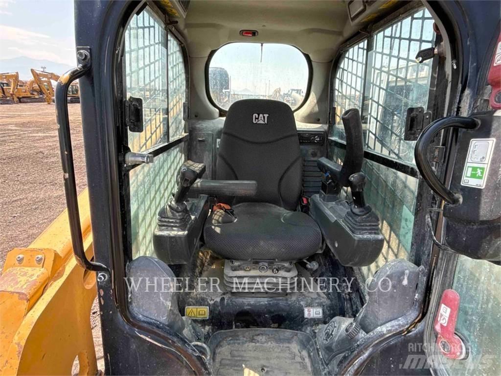 CAT 226D3 C3H2  스키드로더