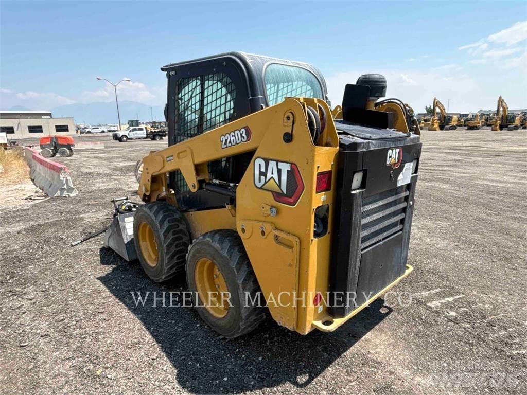 CAT 226D3 C3H2  스키드로더