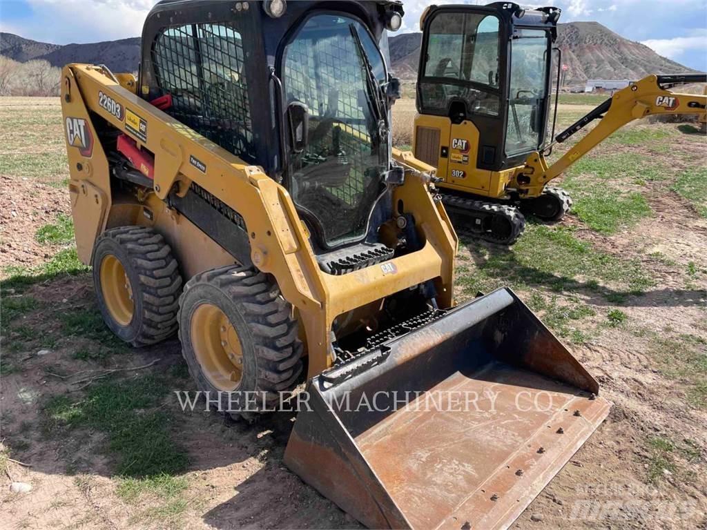 CAT 226D3 C3H2  스키드로더