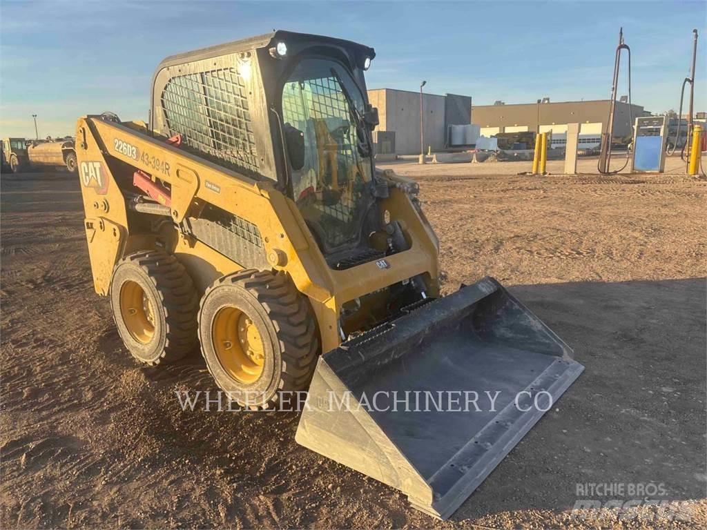 CAT 226D3 C3H2  스키드로더