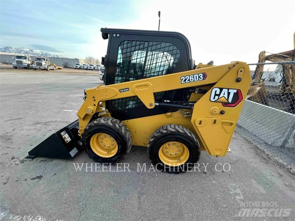 CAT 226D3 C3H2  스키드로더