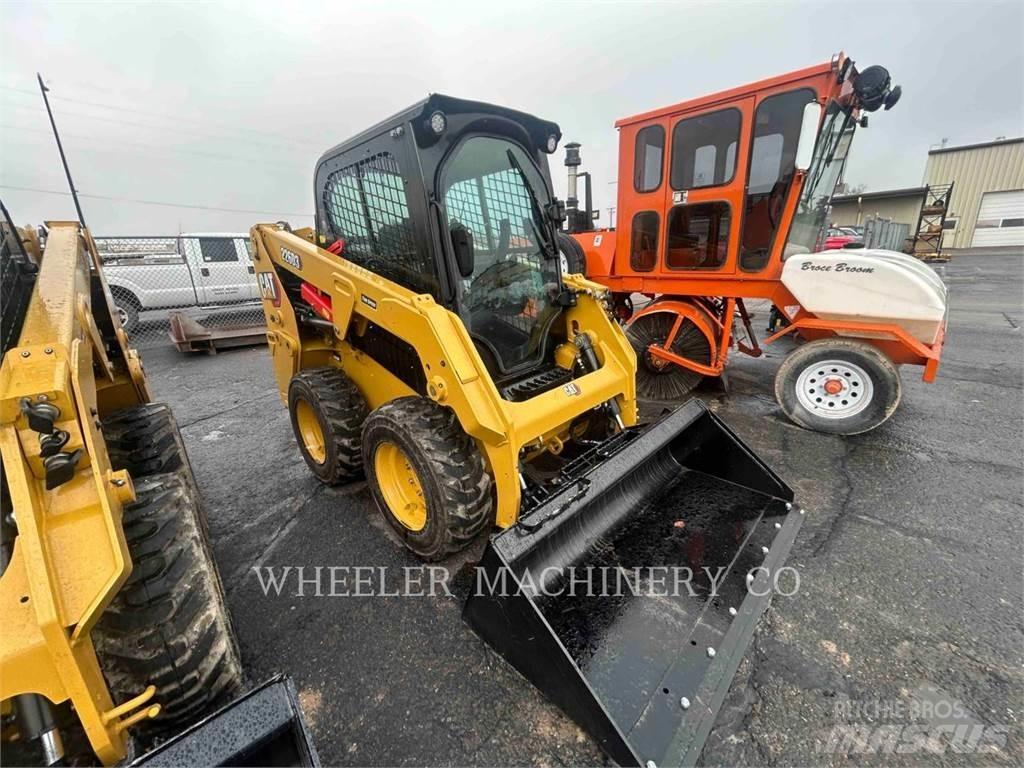 CAT 226D3 C3H2  스키드로더