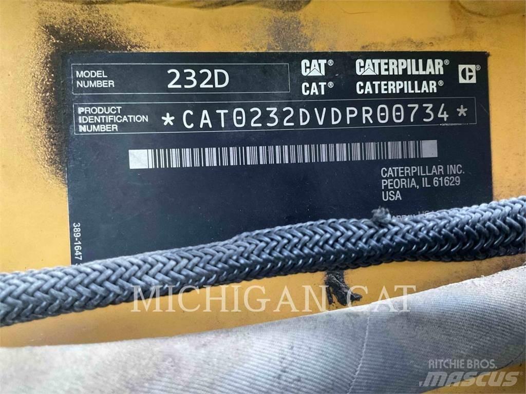 CAT 232D Q+  스키드로더