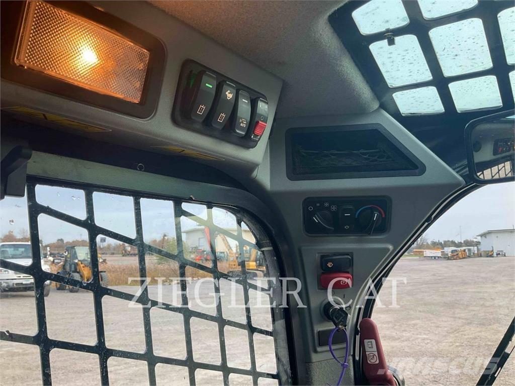 CAT 232D3  스키드로더