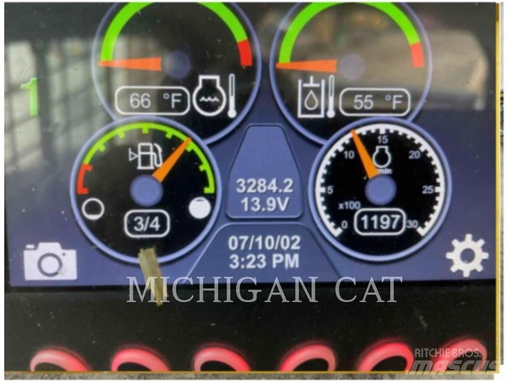 CAT 232D3 A2Q  스키드로더