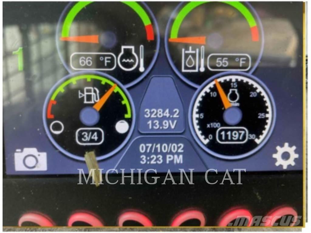 CAT 232D3 AQ  스키드로더