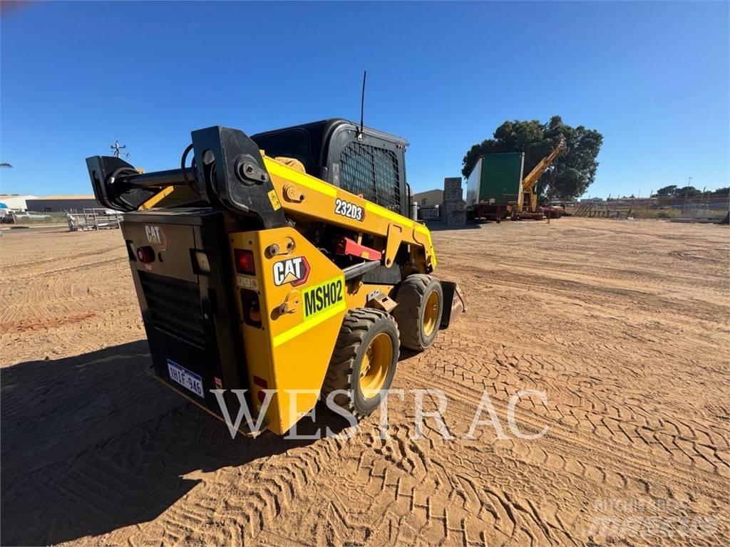 CAT 232D3LRC  스키드로더