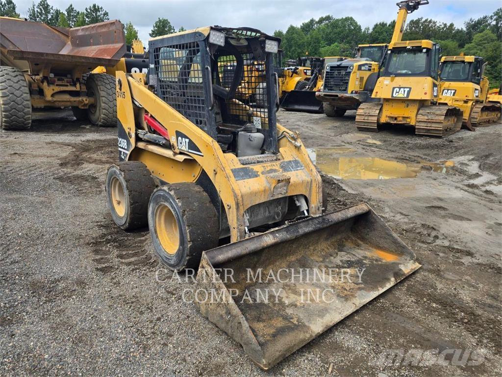 CAT 236 B  스키드로더