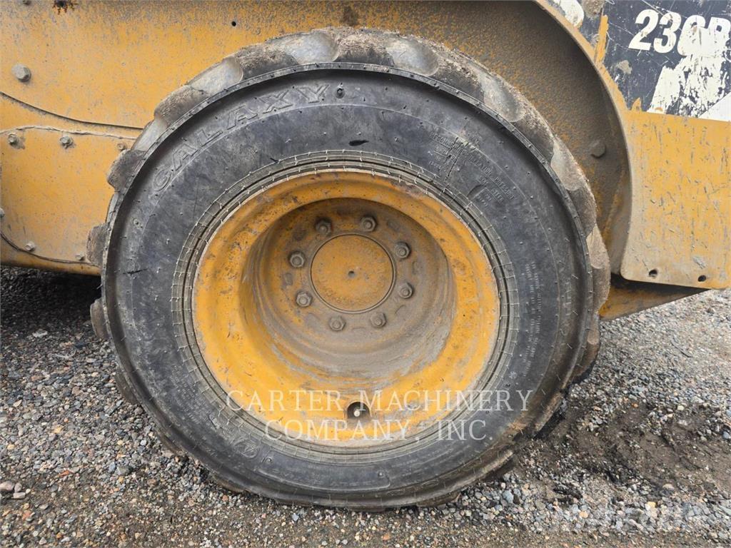 CAT 236 B SERIES 3  스키드로더