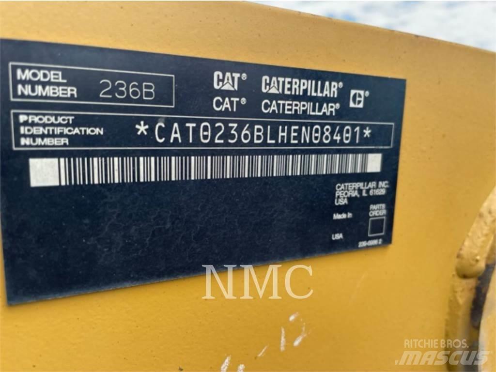 CAT 236B  스키드로더