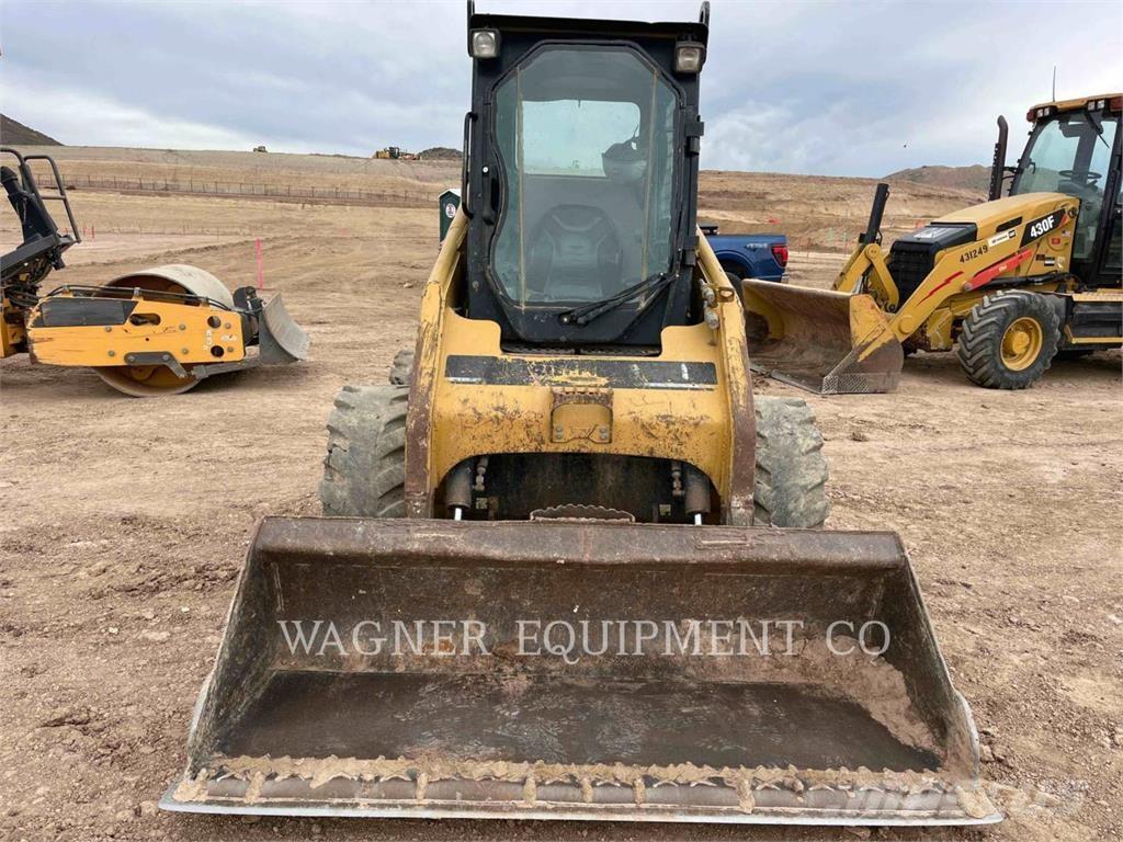 CAT 236B  스키드로더