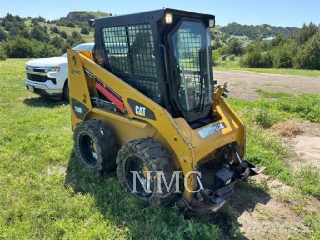 CAT 236B3  스키드로더