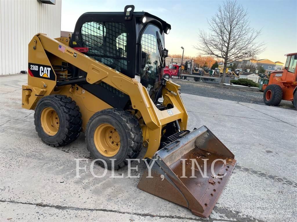 CAT 236D  스키드로더