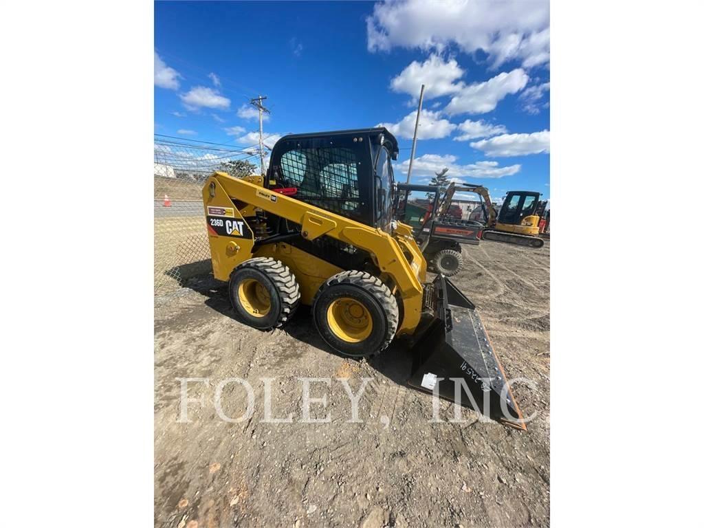 CAT 236D  스키드로더