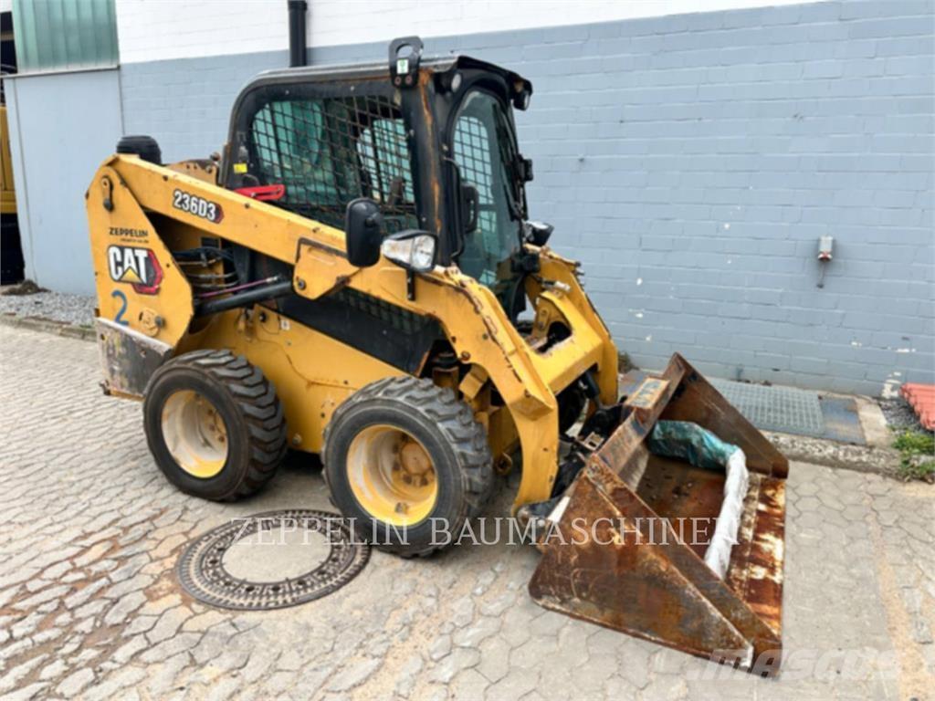CAT 236D  스키드로더