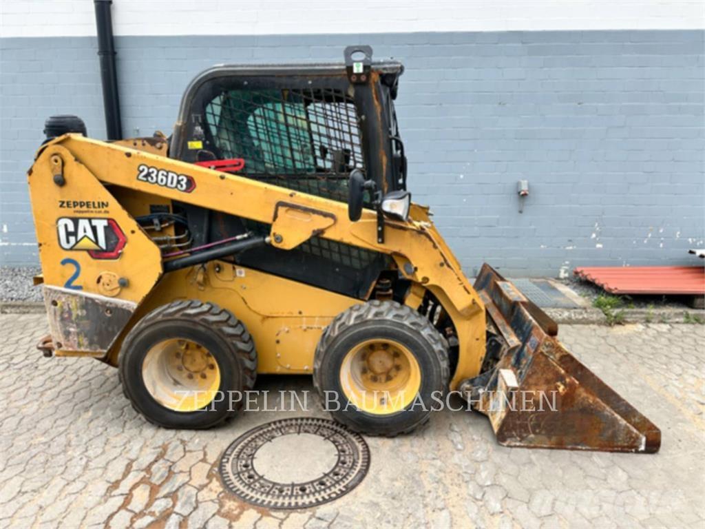 CAT 236D  스키드로더
