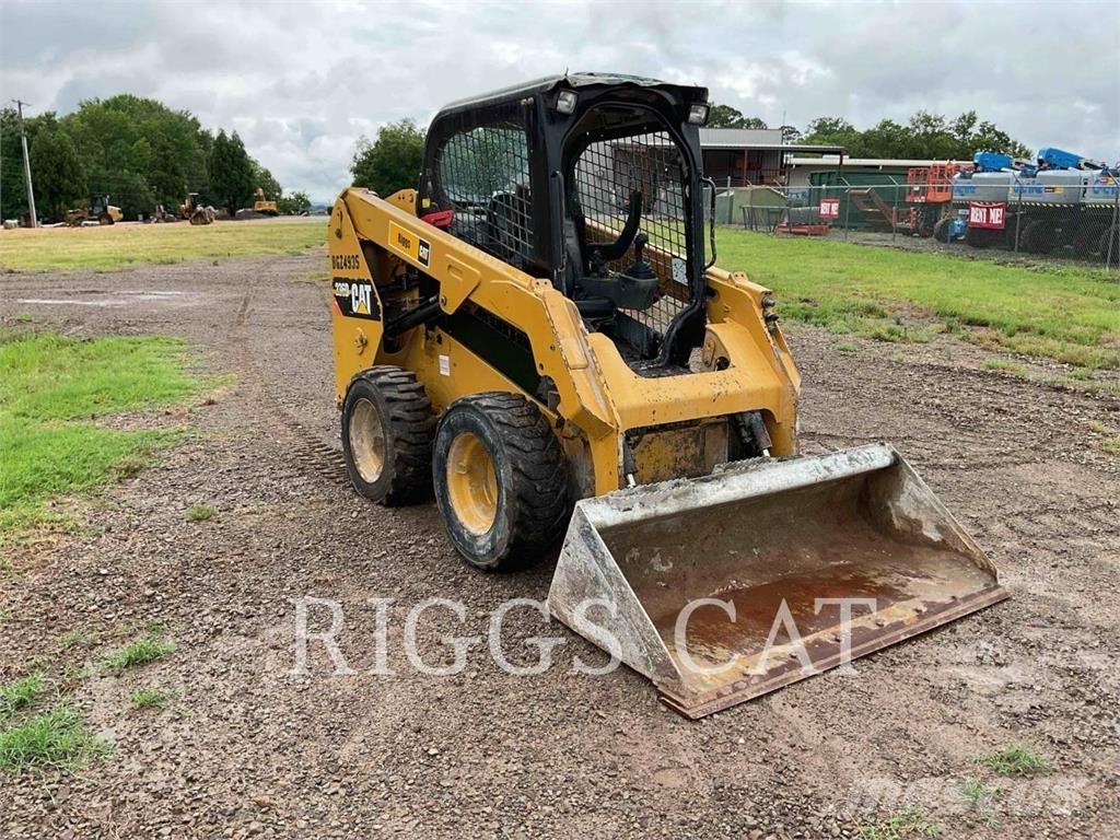 CAT 236D  스키드로더