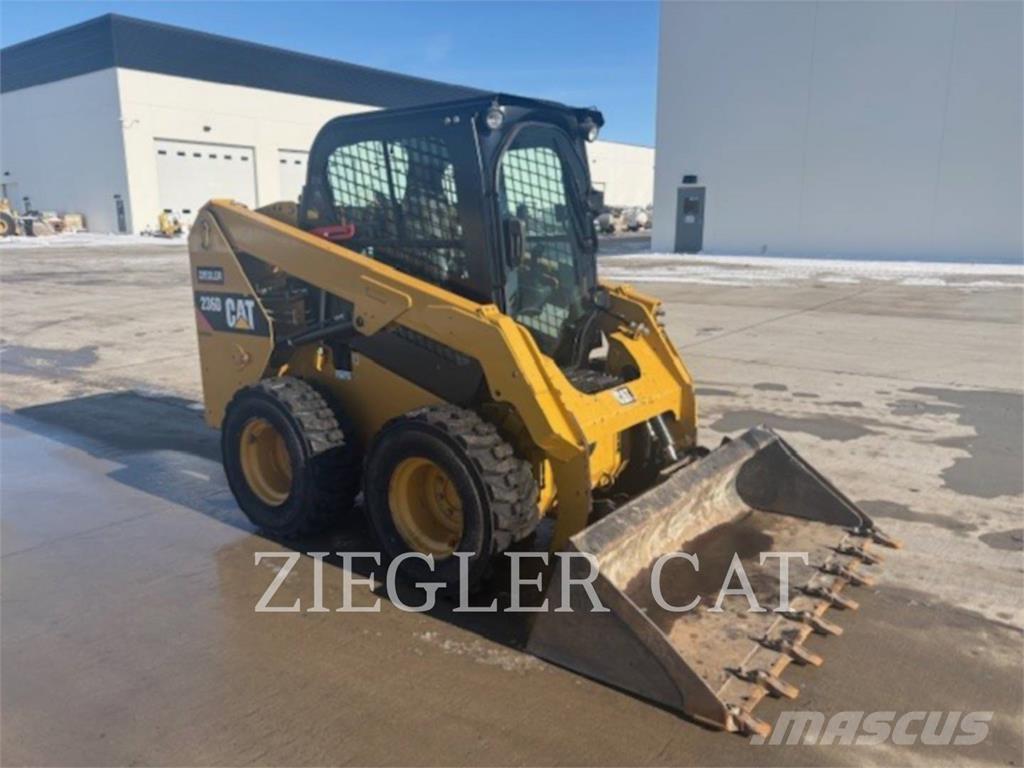 CAT 236D  스키드로더
