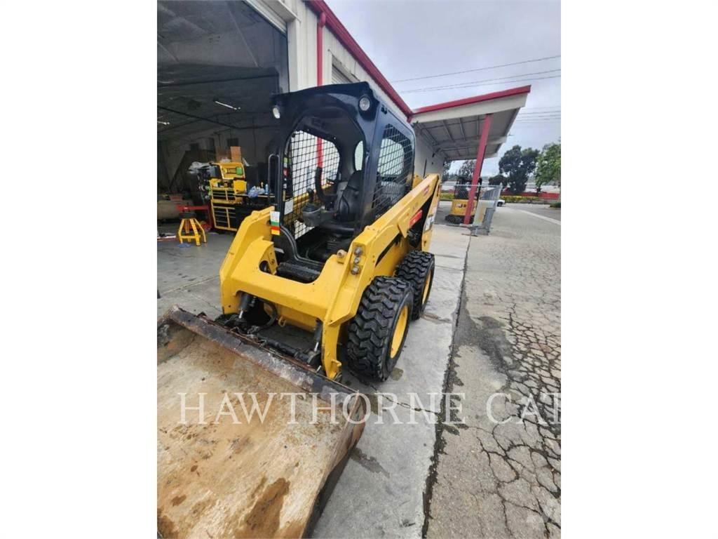 CAT 236D  스키드로더