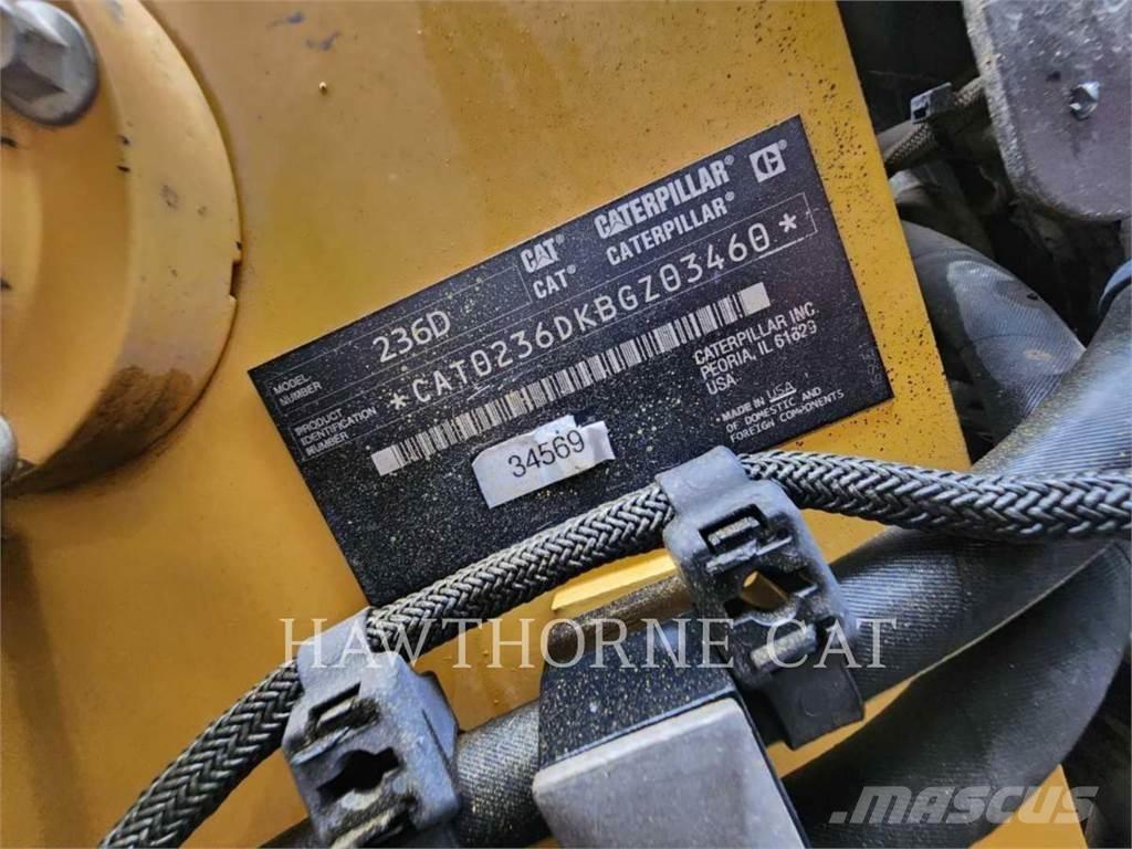 CAT 236D  스키드로더