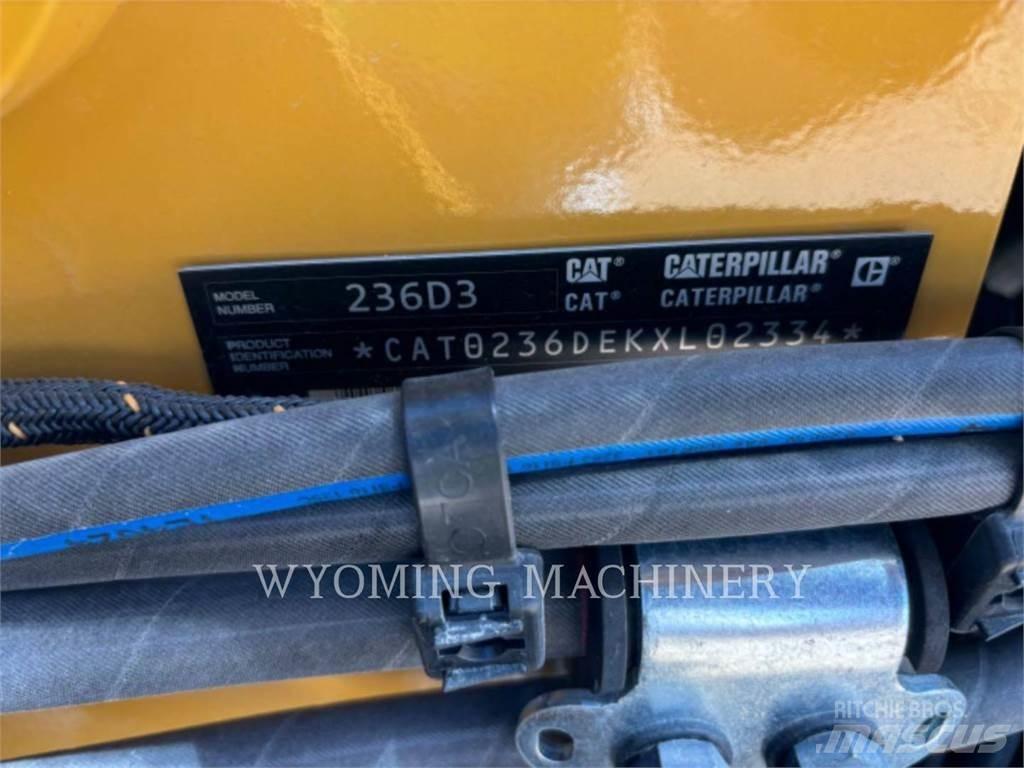 CAT 236D3  스키드로더