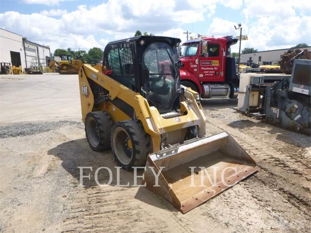 CAT 236D3  스키드로더