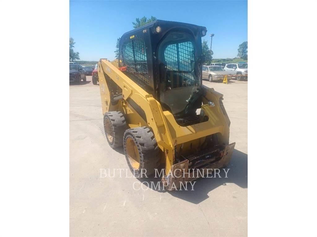CAT 236D3  스키드로더