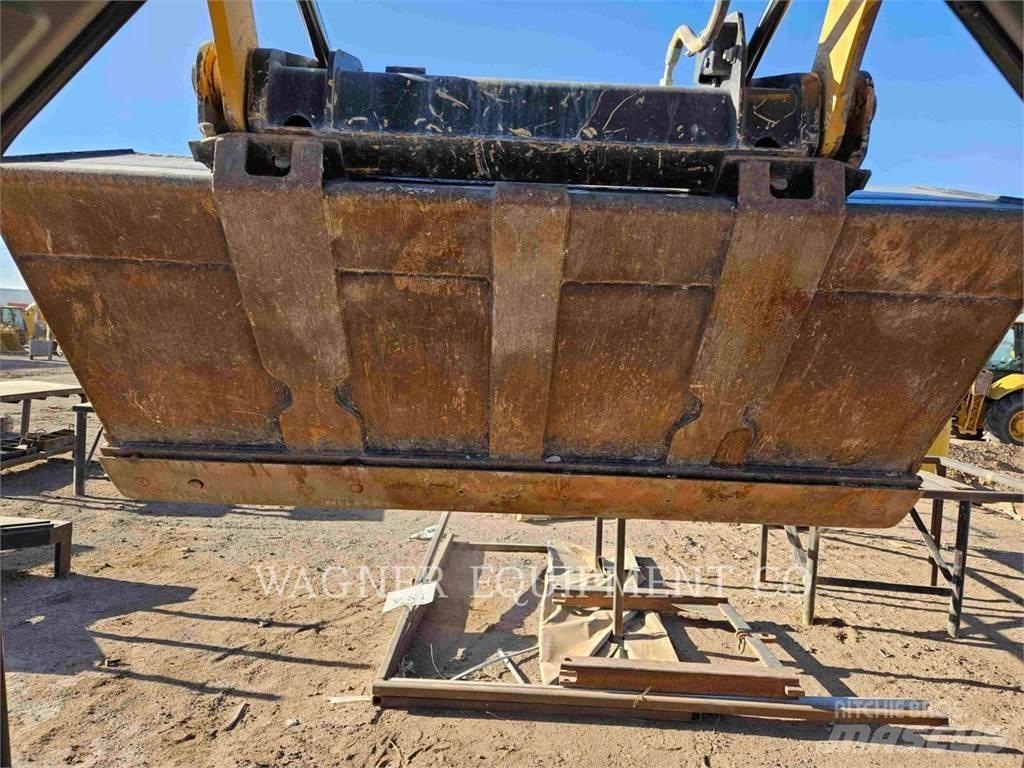 CAT 236D3  스키드로더