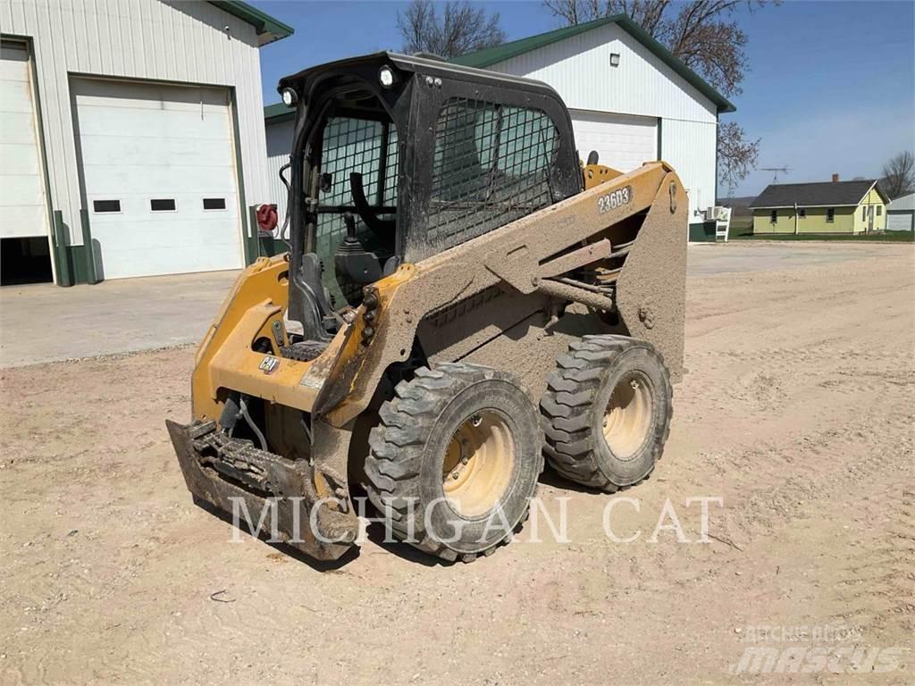 CAT 236D3 A2Q  스키드로더