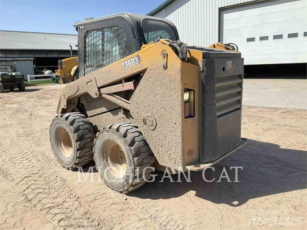 CAT 236D3 A2Q  스키드로더