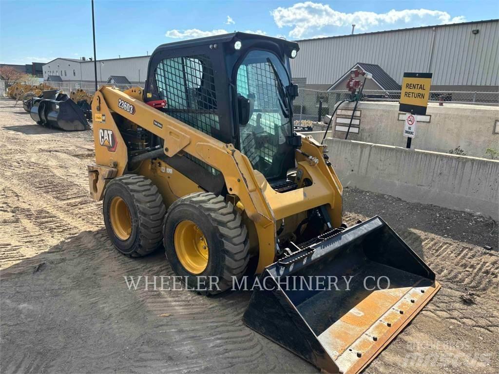 CAT 236D3 C3H2  스키드로더
