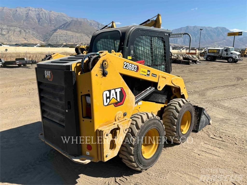 CAT 236D3 C3H2  스키드로더