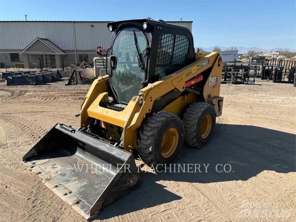 CAT 236D3 C3H2  스키드로더