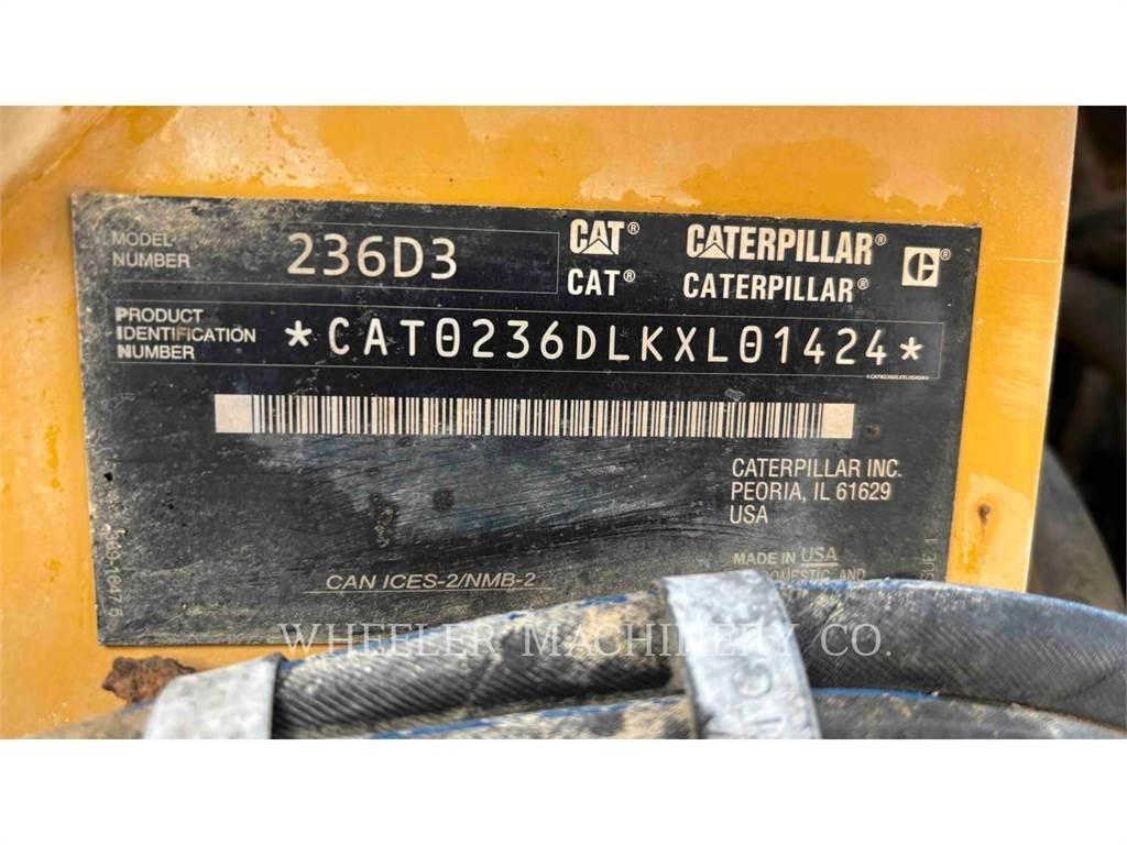 CAT 236D3 C3H2  스키드로더