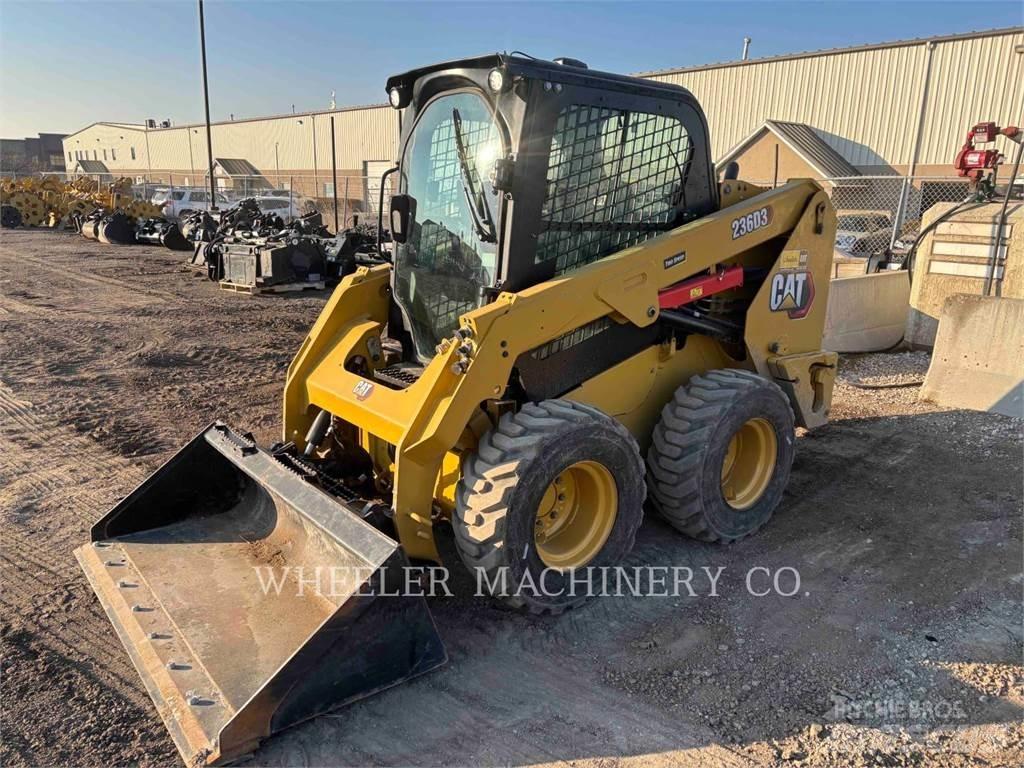 CAT 236D3 C3H2  스키드로더