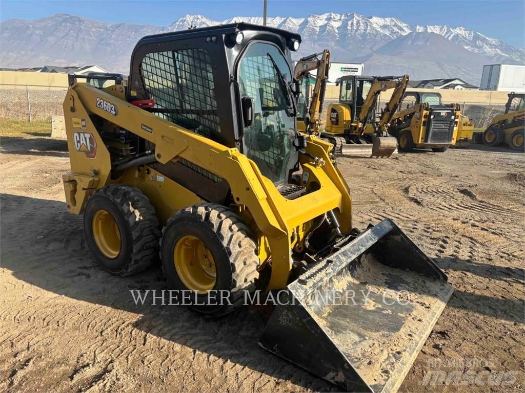 CAT 236D3 C3H2  스키드로더