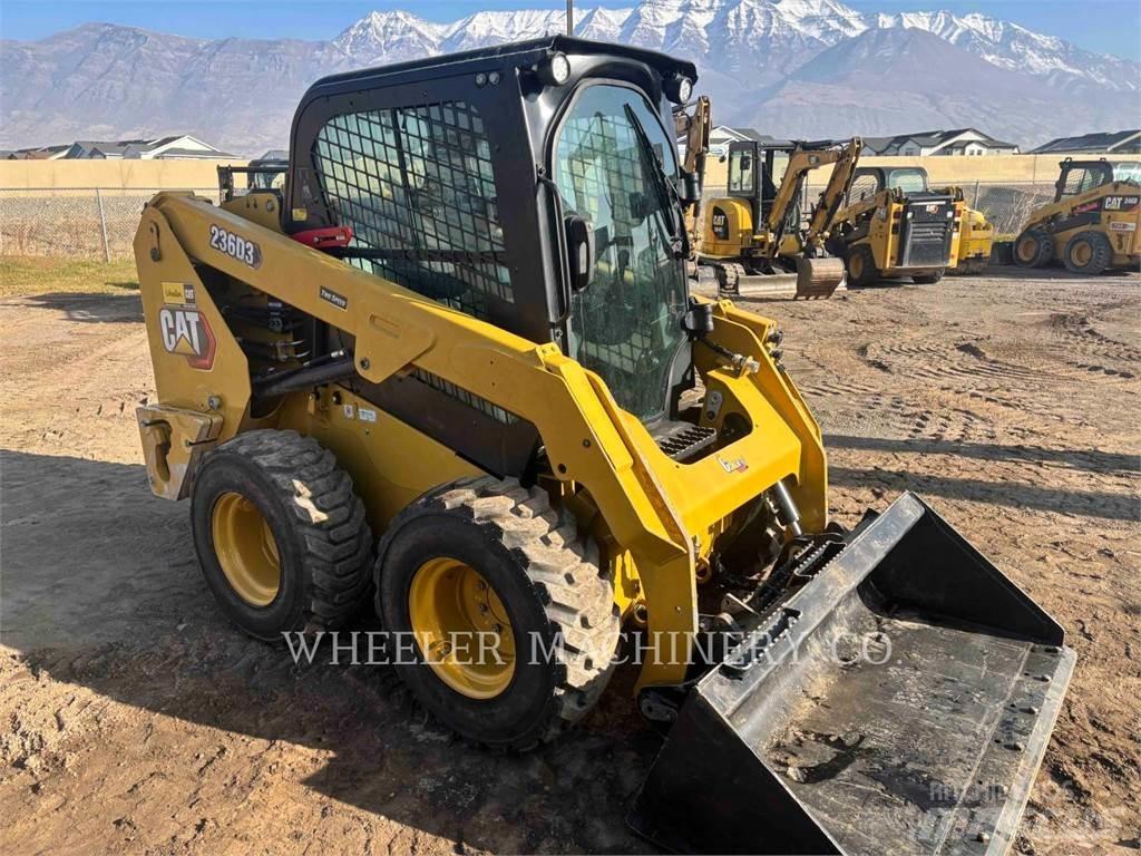 CAT 236D3 C3H2  스키드로더