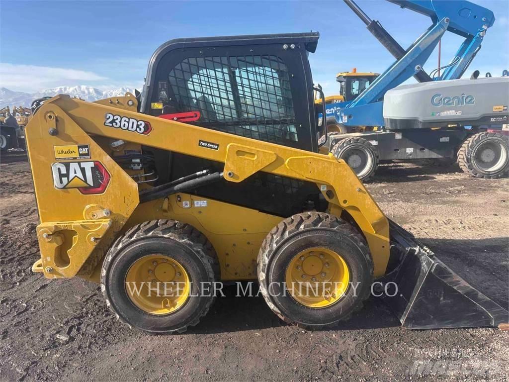 CAT 236D3 C3H2  스키드로더