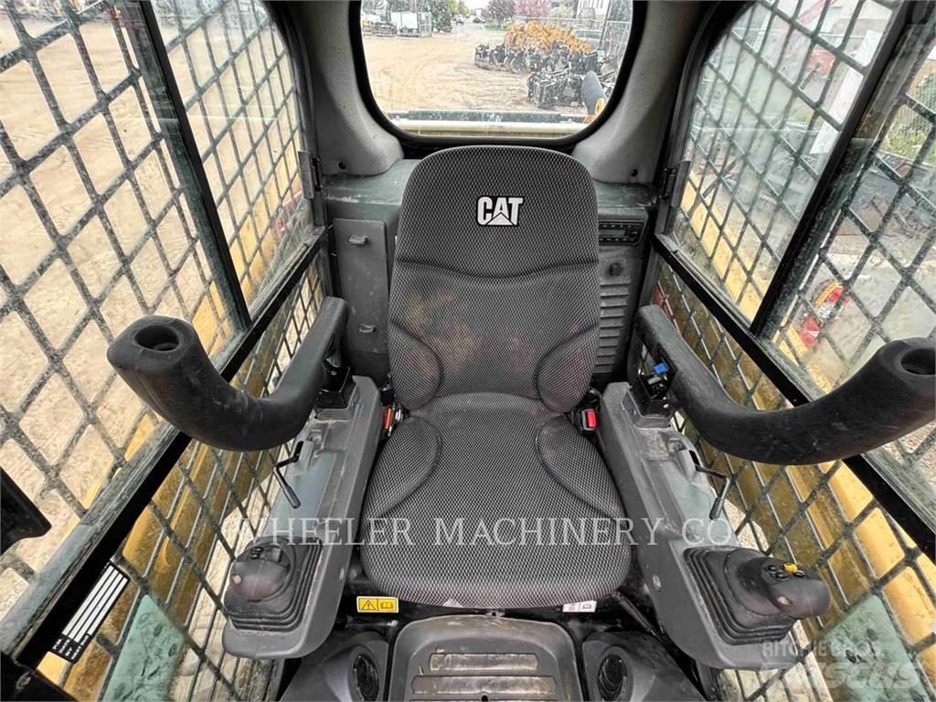 CAT 236D3 C3H2  스키드로더