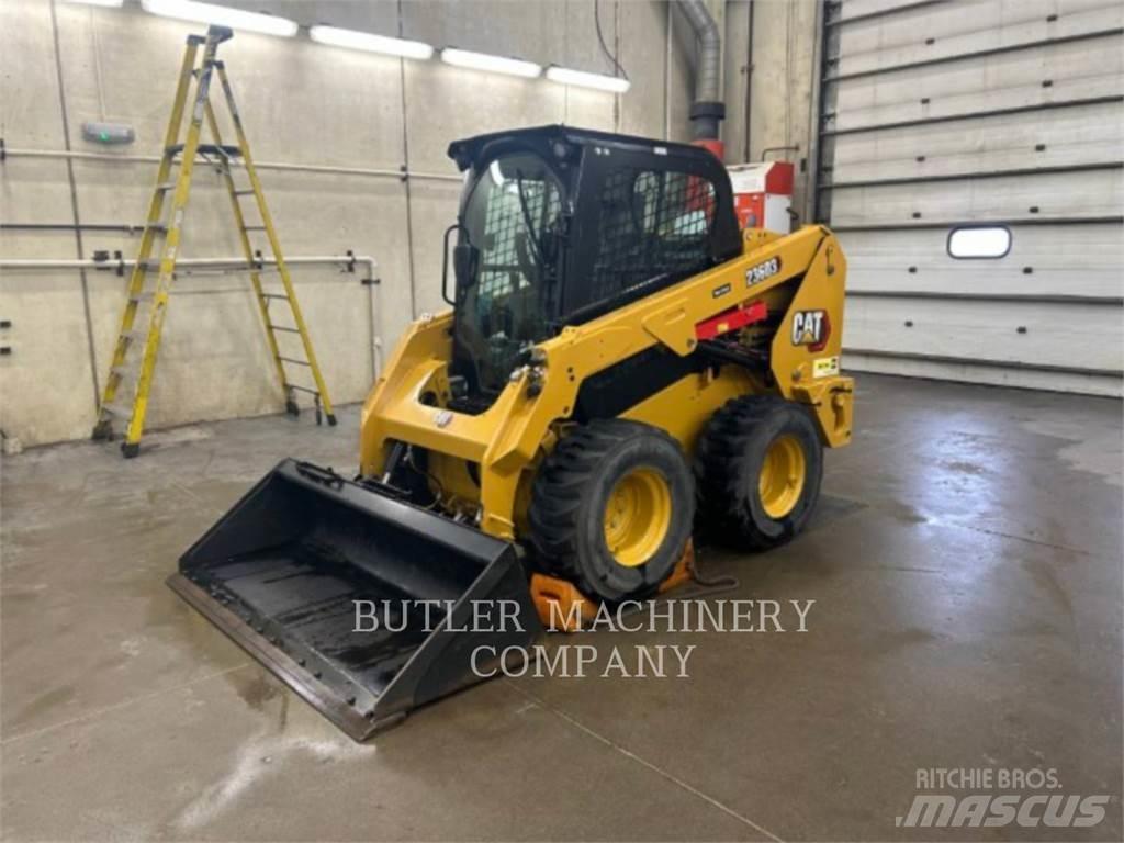 CAT 236D3 C3H2  스키드로더