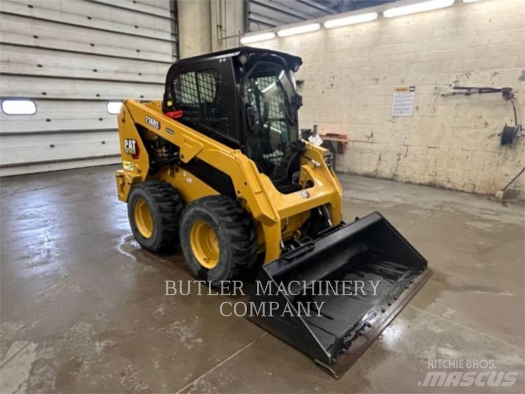 CAT 236D3 C3H2  스키드로더